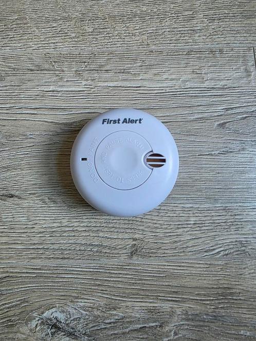 First Alert SA700CE Rookmelder – Batterijgevoed, Doe-het-zelf en Verbouw, Alarmsystemen, Gebruikt, Detector, Sensor of Melder