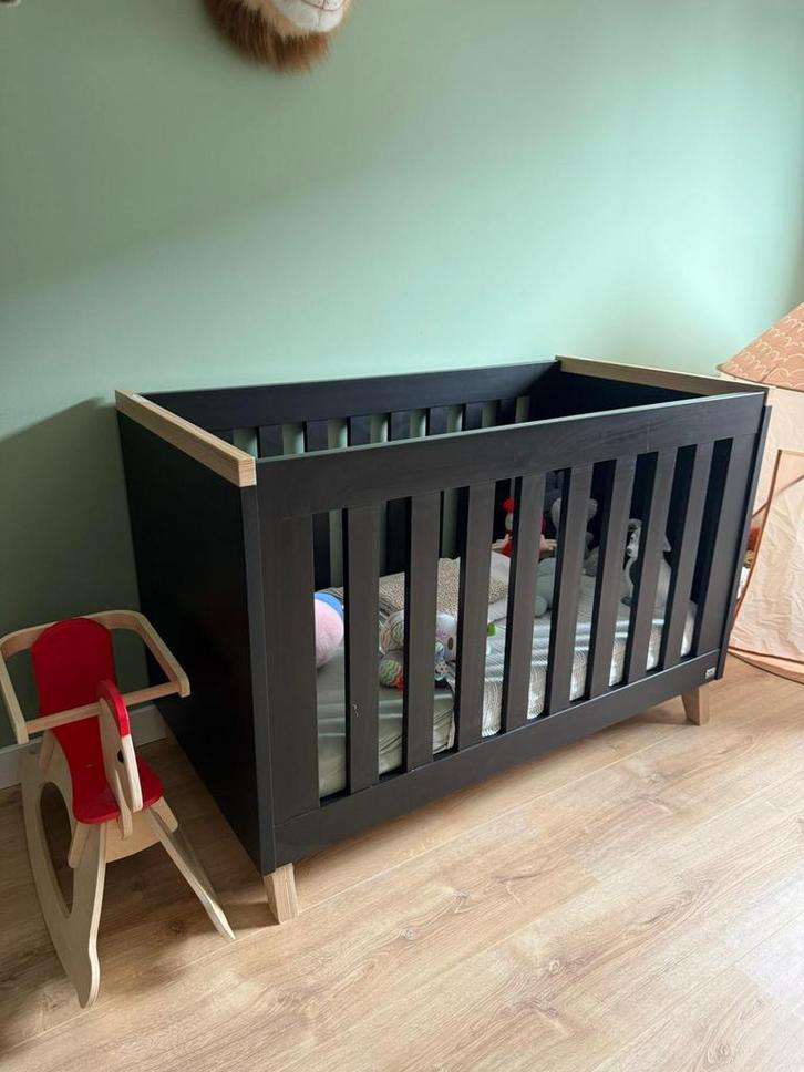 Ledikant TWF zwart, Kinderen en Baby's, Kinderkamer | Complete kinderkamers, Gebruikt, Jongetje of Meisje, Ophalen