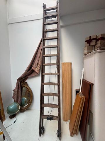 Houten Ladder met Wielen - Vintage Stijl beschikbaar voor biedingen