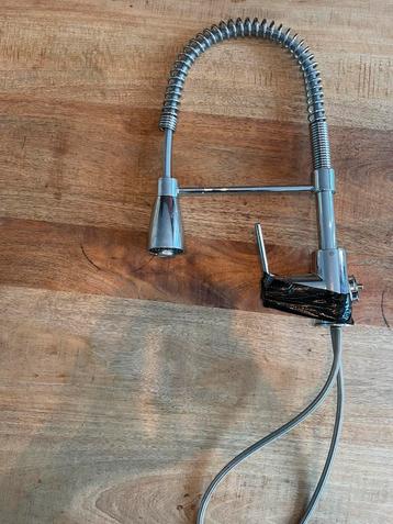 Kraan buigbaar. beschikbaar voor biedingen