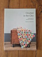 Annemarie Benthem - Crochet in the City, Annemarie Benthem, Ophalen of Verzenden, Zo goed als nieuw, Borduren en Naaien