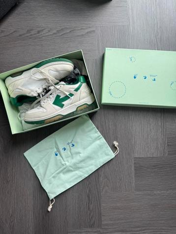 Off White Out Of Office 42 beschikbaar voor biedingen