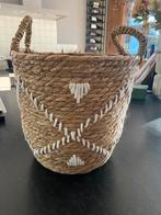 Mooie rieten mand coor bijvoorbeeld een plant, Huis en Inrichting, Woonaccessoires | Schalen en Manden, Mand, Rond, Ophalen of Verzenden