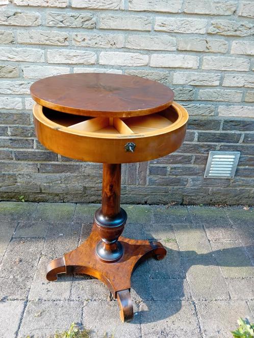 naaidoos  tafel naaitafel, Antiek en Kunst, Antiek | Meubels | Tafels, Ophalen