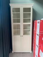 Witte vitrinekast met glazen deuren, Ophalen, 100 tot 150 cm, Modern klassiek, Zo goed als nieuw