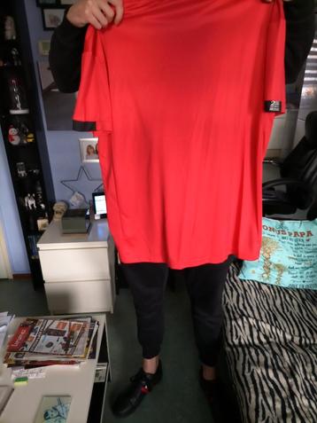Rood FIFA shirt.  België.  Maat XXL.  beschikbaar voor biedingen