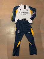 Real Madrid No8 kinder training kit, mat 110, Sport en Fitness, Voetbal, Nieuw, Trainingspak, Ophalen