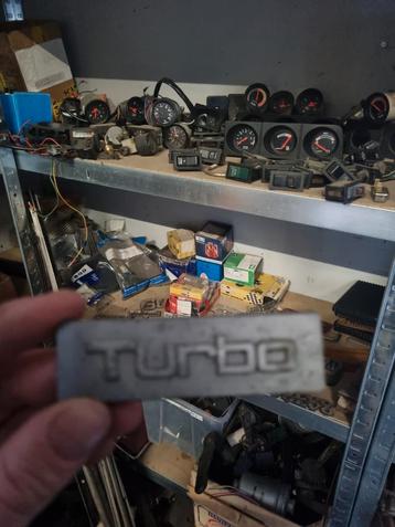 Turbo grill embleem volvo 240/245 nieuw 