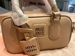 Miu Miu Handtas Beige Nieuwstaat, Sieraden, Tassen en Uiterlijk, Tassen | Damestassen, Ophalen of Verzenden, Nieuw, Beige, Handtas