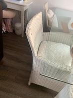 4 witte kunststof tuinstoelen, Ophalen, Zo goed als nieuw, Kunststof