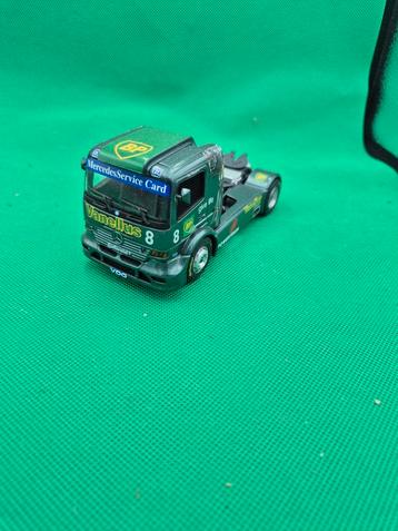 218 mercedes-benz renntruck 1/43 minichamps  beschikbaar voor biedingen