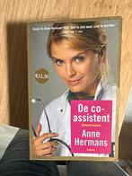 De co-assistent - Anne Hermans - Roman, Boeken, Ophalen of Verzenden, Gelezen, Nederland