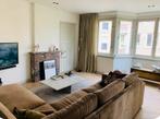 Prachtige warme taupe velour hoekbank van Decor Amsterdam, Huis en Inrichting, Banken | Complete zithoeken, Ophalen, Lounge, Zo goed als nieuw