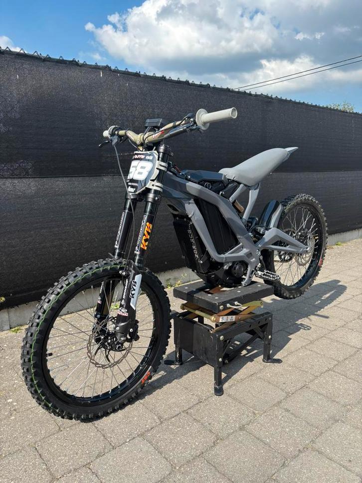 Surron Light Bee Met Papieren., Fietsen en Brommers, Brommers | Crossbrommers, Zo goed als nieuw, Overige merken, Ophalen