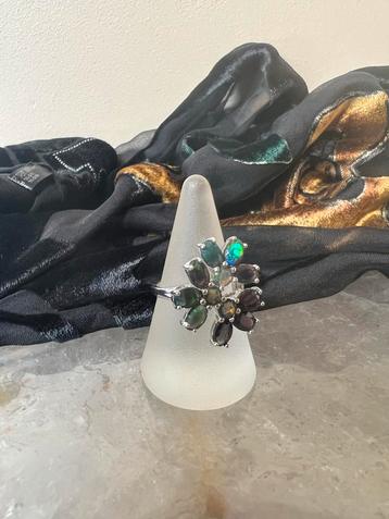 Edelopaal opaal beschermt geluk creatief magie uniek beschikbaar voor biedingen