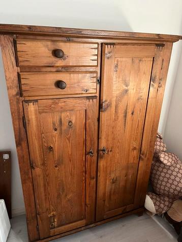 Antieke kast. beschikbaar voor biedingen