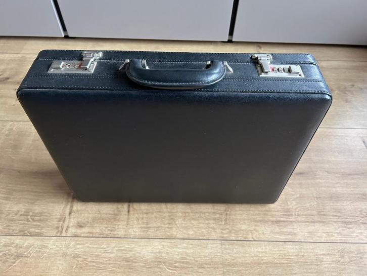 Leren aktekoffertje, kleur zwart, merk Claymore, Sieraden, Tassen en Uiterlijk, Koffers, Zo goed als nieuw, Leer, Minder dan 50 cm