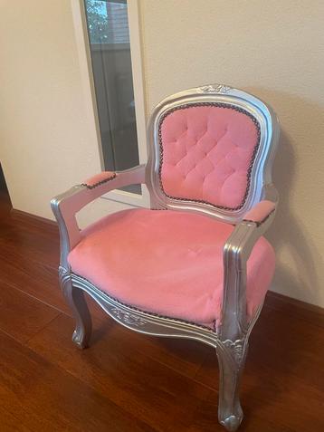 Roze Kinderstoel /  Prinsessenstoel in goede staat! beschikbaar voor biedingen