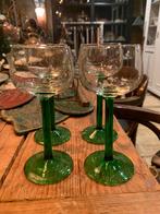 4 vintage Franse wijnglazen met groene voet, Ophalen of Verzenden, Zo goed als nieuw, Overige typen