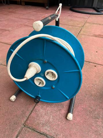 Kabelhaspel 25 meter – Stevig & Functioneel! beschikbaar voor biedingen