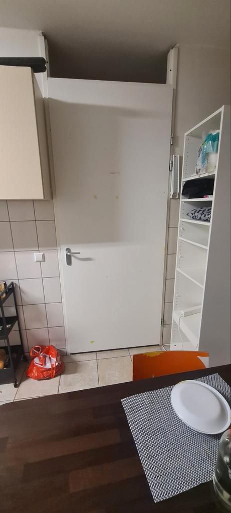 Witte binnendeur met kozijn en klink – ca. 1,0 x 2,30 m, Doe-het-zelf en Verbouw, Deuren en Horren, Zo goed als nieuw, Binnendeur