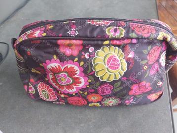 Oilily toilettas beschikbaar voor biedingen