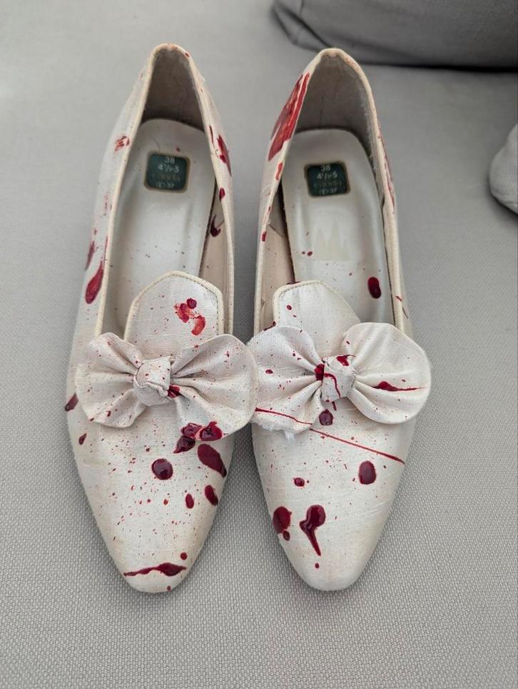 Mt 38 vintage trouwschoenen met nepbloed voor Carnaval of Ha, Kleding | Dames, Carnavalskleding en Feestkleding, Zo goed als nieuw