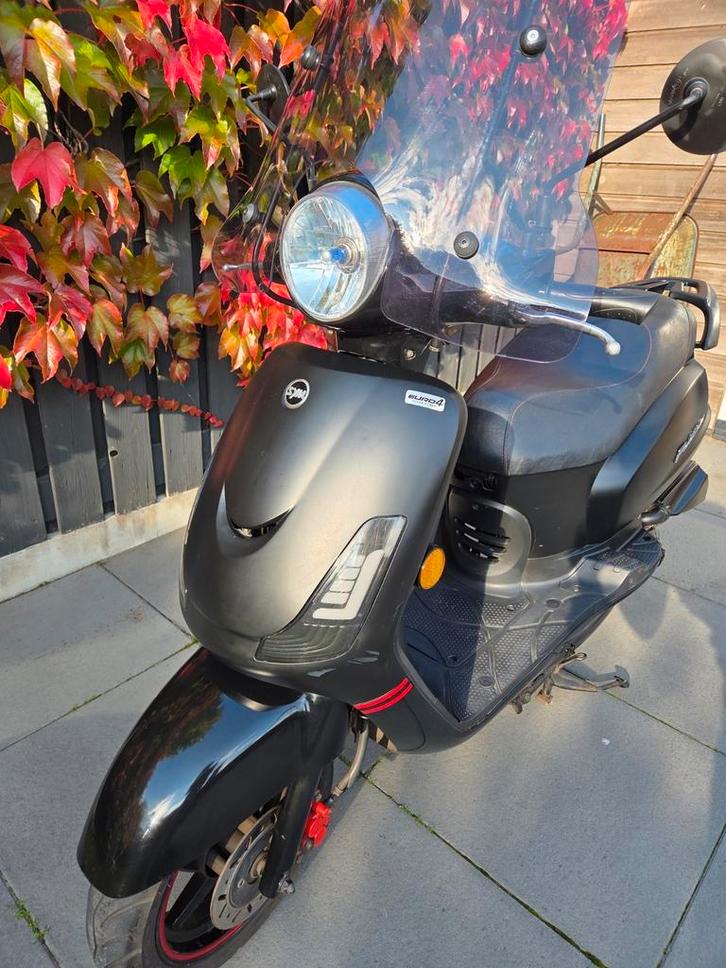 Sym Fiddle II (2021) in uitstekende staat!, Fietsen en Brommers, Snorfietsen en Snorscooters, Zo goed als nieuw, Benzine, Ophalen
