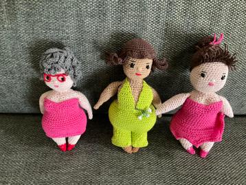 Gehaakte dikke dames. beschikbaar voor biedingen