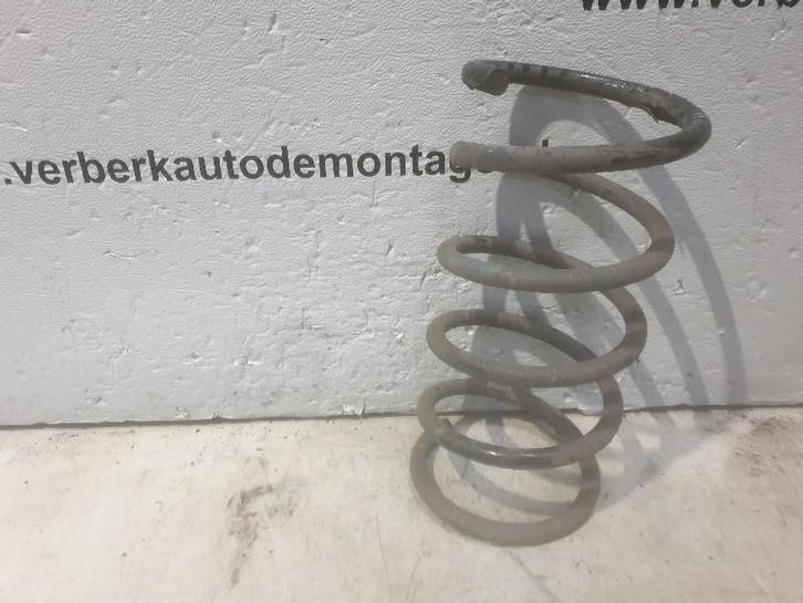 Schroefveer Achter Volvo V70 (SW) (2004-04/2007-08), Auto-onderdelen, Ophanging en Onderstel, Volvo, Gebruikt