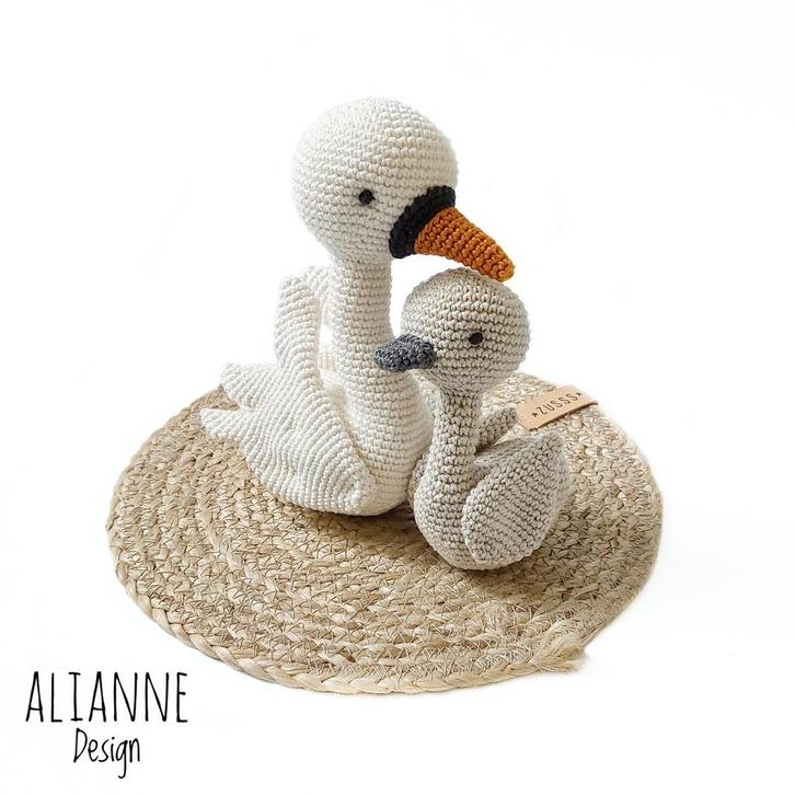 Set zwanen knuffel/rammelaar, Kinderen en Baby's, Kraamcadeaus en Geboorteborden, Nieuw, Kraamcadeau, Ophalen of Verzenden