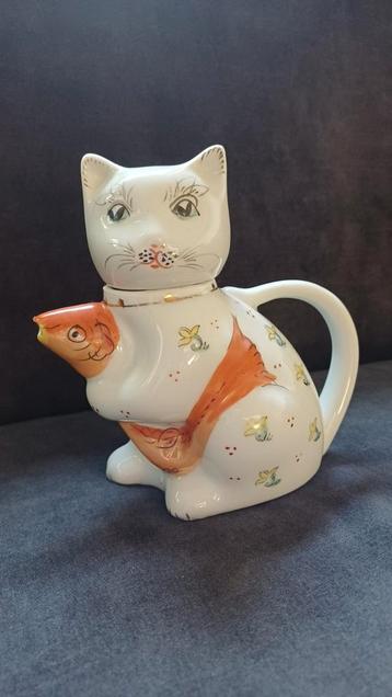 Vintage Kat Theepot met Vis beschikbaar voor biedingen