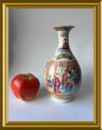 Oud chinees porseleinen vaasje, Antiek en Kunst, Antiek | Porselein, Ophalen of Verzenden