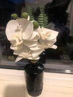 Kunstmatige Orchidee in Zwarte Vaas, Ophalen of Verzenden, Zo goed als nieuw, Binnen