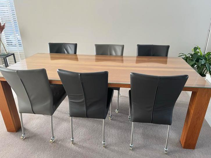 6 stoelen leer- Moderne Stijl, 30 euro per stoel, Huis en Inrichting, Complete eetkamers, Zo goed als nieuw, 6 tot 8 stoelen, Ophalen