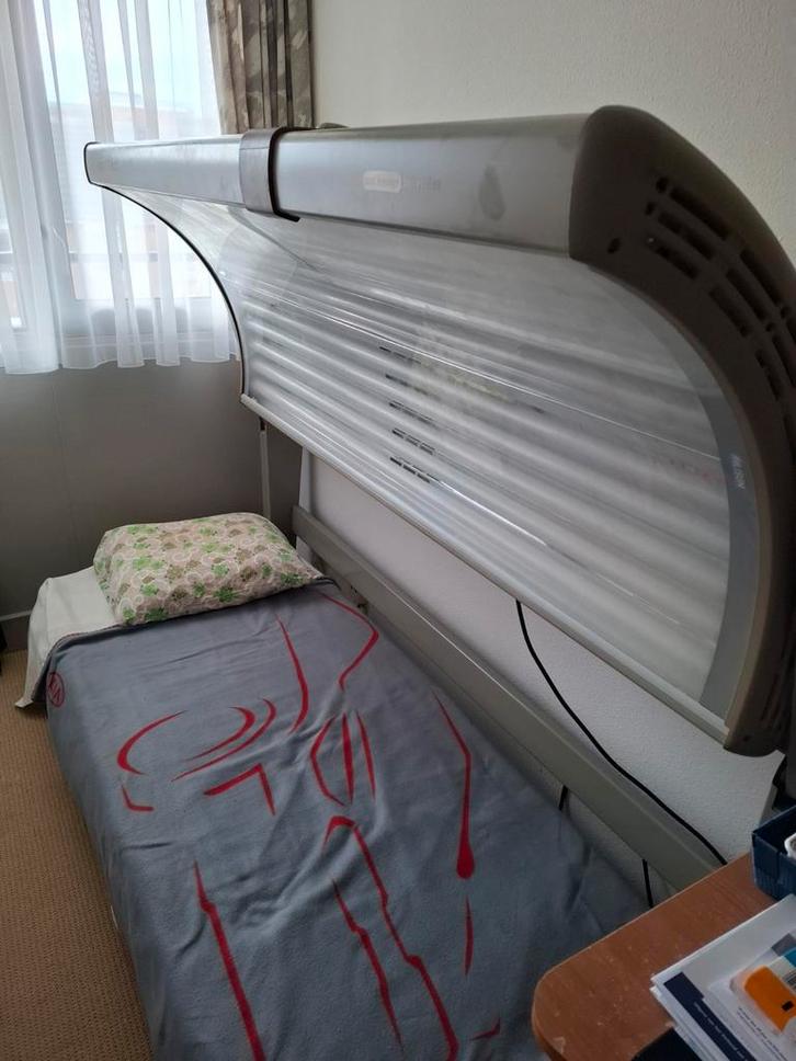 Alisun Ambiance 12 lampen zonnehemel - Ruimtebesparend, Witgoed en Apparatuur, Zonnebanken en Gezichtsbruiners, Gebruikt, Zonnebank enkelzijdig