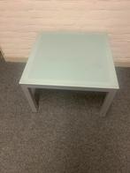 tafel 2 bijzet tafeltjes 60x60x40 cm van matglas en metaal, Ophalen, Gebruikt, Vierkant, 55 tot 75 cm