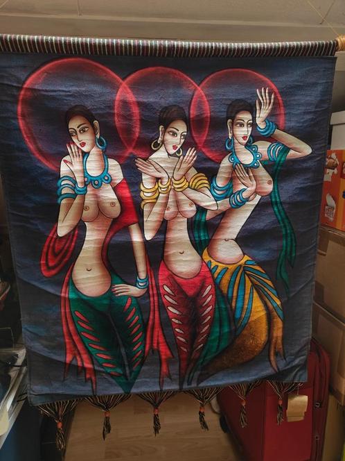 Kleurrijk wandkleed van vrouwen in een artistieke stijl, Huis en Inrichting, Woonaccessoires | Wanddecoraties, Ophalen of Verzenden