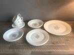 appletree servies borden en kopjes medallion, Huis en Inrichting, Keuken | Servies, Ophalen, Gebruikt, Overige stijlen, Bord(en)