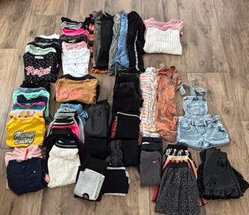 Pakket (merk) meiden kleding. 110-116 beschikbaar voor biedingen