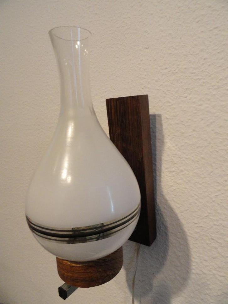 Vintage teakhouten wandlamp jaren ’60, Huis en Inrichting, Lampen | Wandlampen, Gebruikt, Glas, Hout, Metaal, Ophalen of Verzenden
