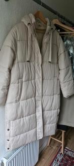 Lange beige nieuwe puffer jas maat 44, Kleding | Dames, Nieuw, Ophalen of Verzenden