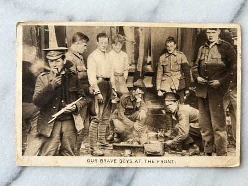 Wo1: ak Brave Boys at the front pijp, Verzamelen, Militaria | Algemeen, Landmacht, Foto of Poster, Nederland, Ophalen of Verzenden