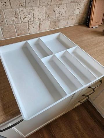 Bestekbak 50x51 cm beschikbaar voor biedingen