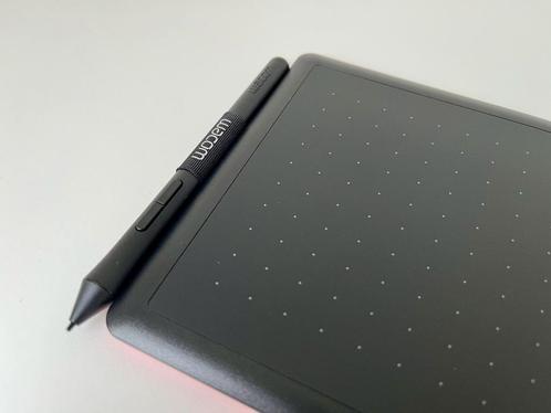 Wacom One By S Zwart tekentablet, Computers en Software, Tekentablets, Zo goed als nieuw, Bedraad, Multi-touch, Ophalen of Verzenden