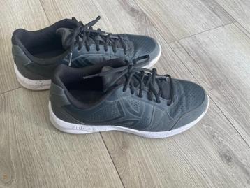 Artengo tennisschoenen. Sportschoenen sneakers tennis 42 ? beschikbaar voor biedingen