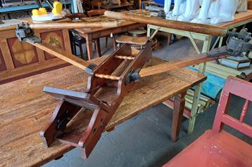 Antieke houten roeimachine sport gym fitness top decoratie beschikbaar voor biedingen