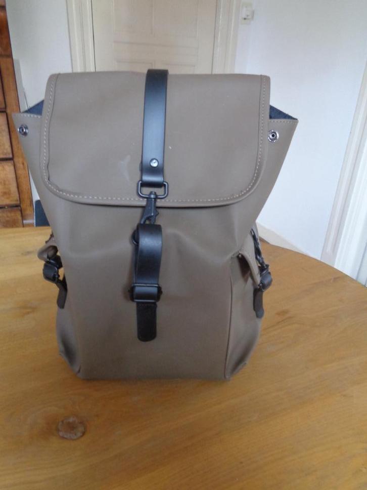 RALPH BOYER rugtas. kleur: olijfgoen, Sieraden, Tassen en Uiterlijk, Tassen | Rugtassen, Zo goed als nieuw, Overige merken, 25 tot 40 cm