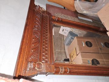 Prachtige antieke spiegel in notenhouten lijst. Moet weg. beschikbaar voor biedingen