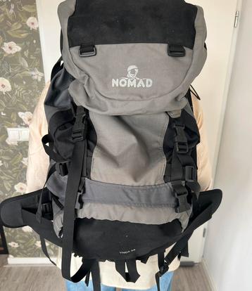 Nomad rugzak 65 liter met toebehoren  beschikbaar voor biedingen